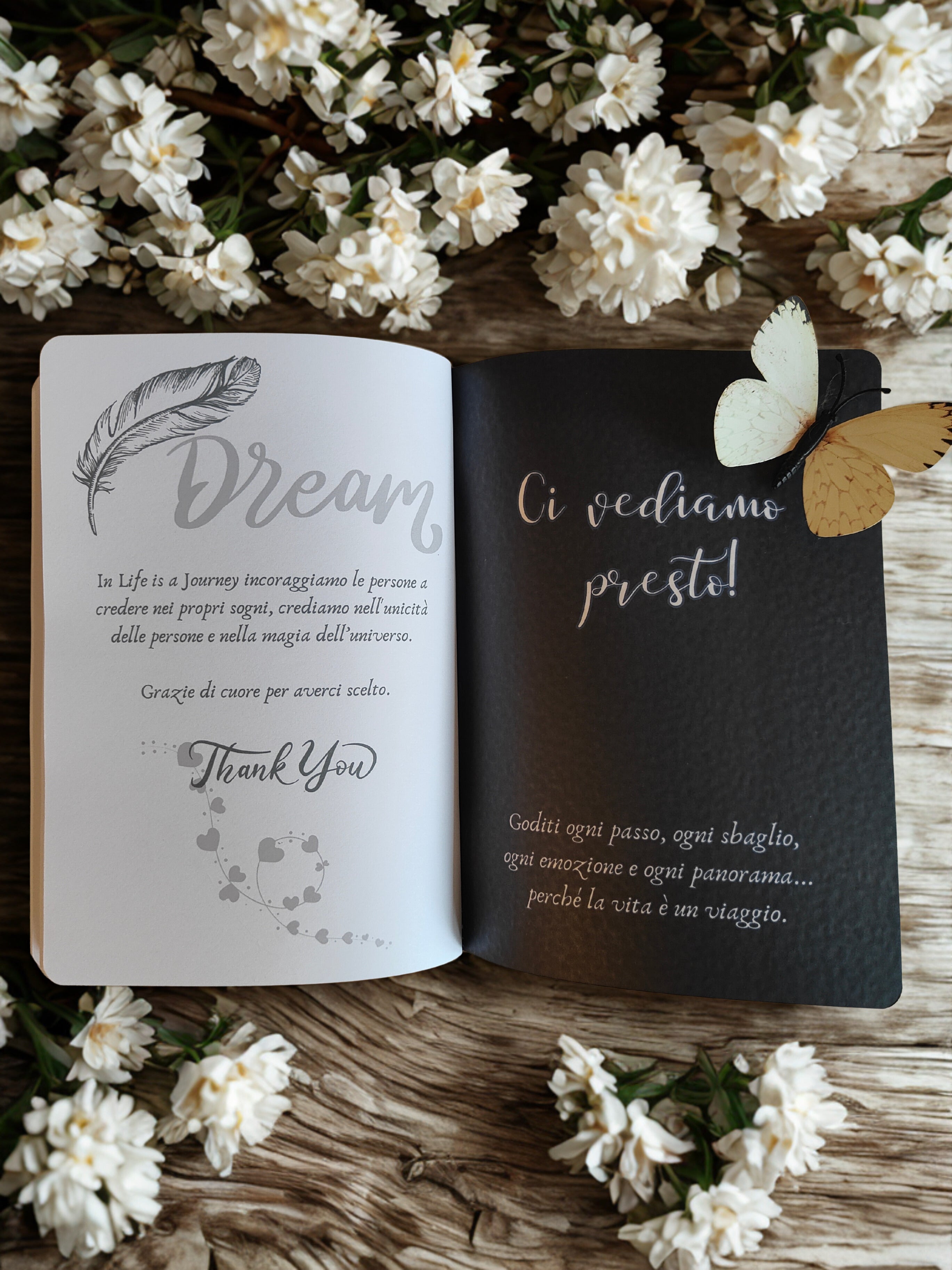 Quaderno artigianale illustrato "L'essenza dei sogni" - gatto sulla luna e frasi ispirazionali