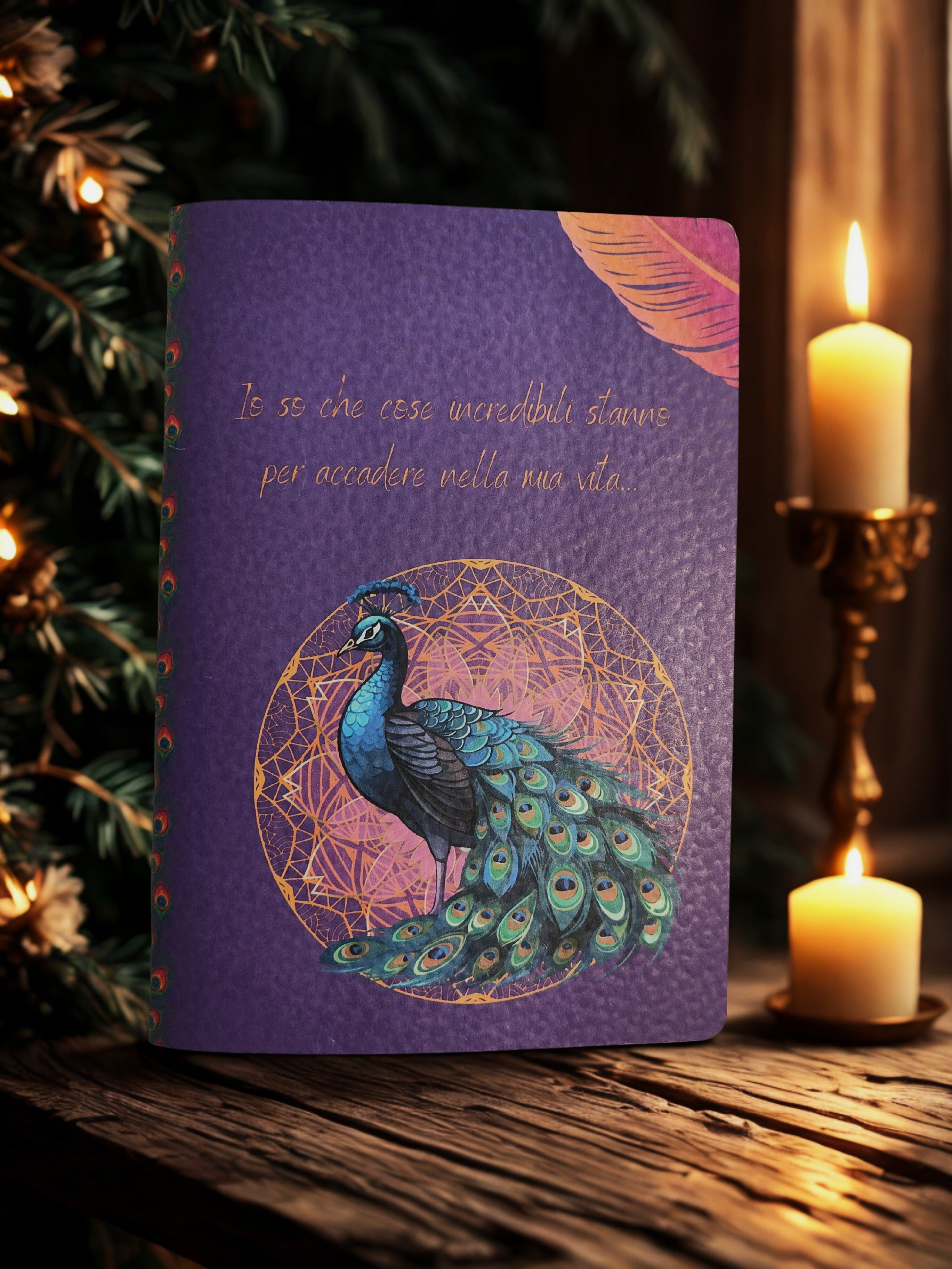 Quaderno artigianale illustrato ispirazionale "Rinascita" - pavone simbolo di forza e trasformazione